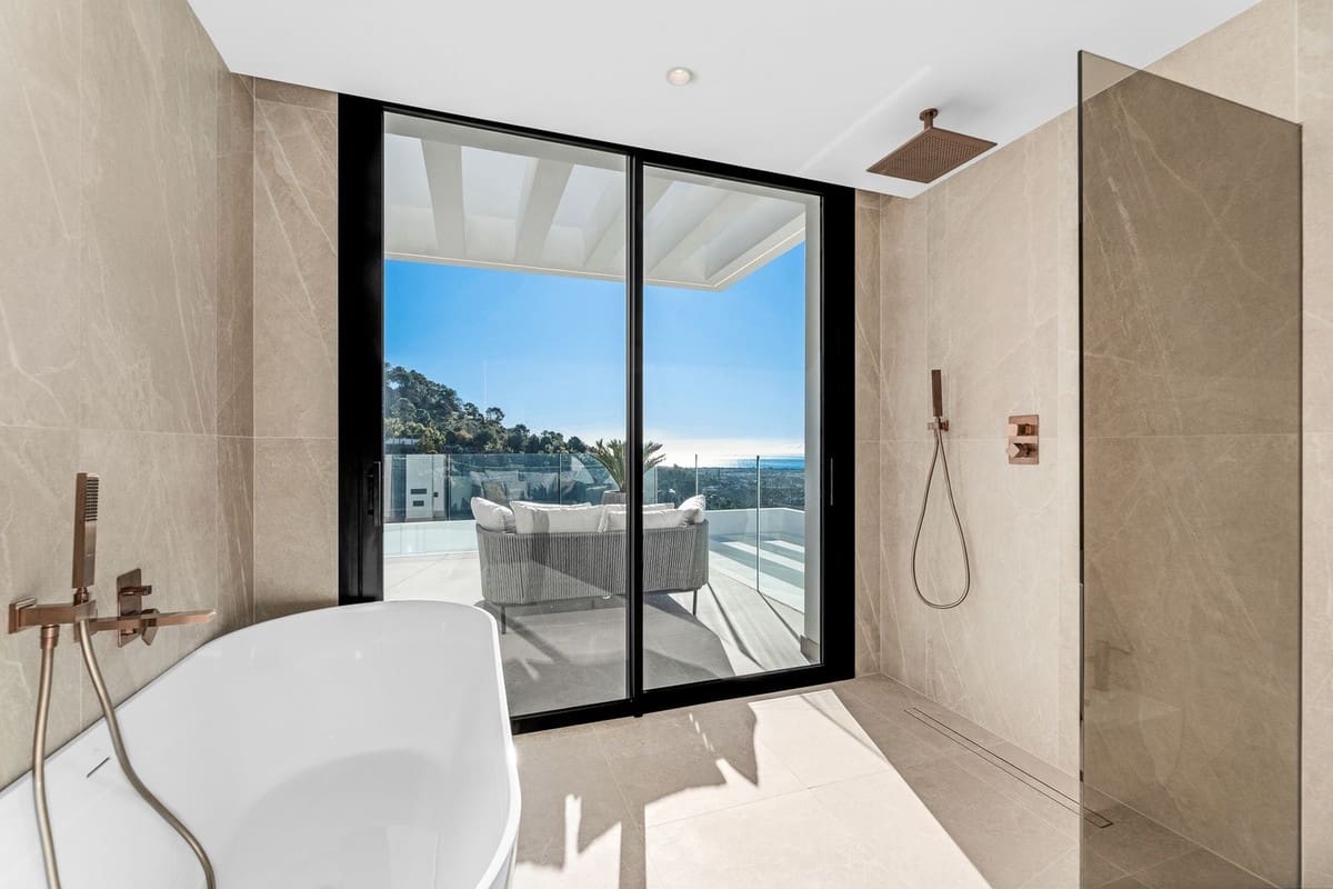 6 chambre Villa/Maison à vendre à El Madronal avec piscine garage - 7 000 000 € (Ref: 9652347)