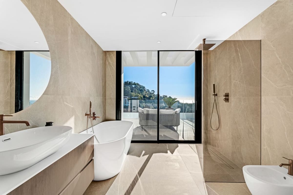 6 slaapkamer Villa te koop in El Madronal met zwembad garage - € 7.000.000 (Ref: 9652347)