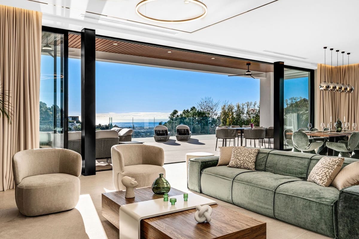 6 bedroom Villa for sale in El Madronal with pool garage - € 7,000,000 (Ref: 9652347)
