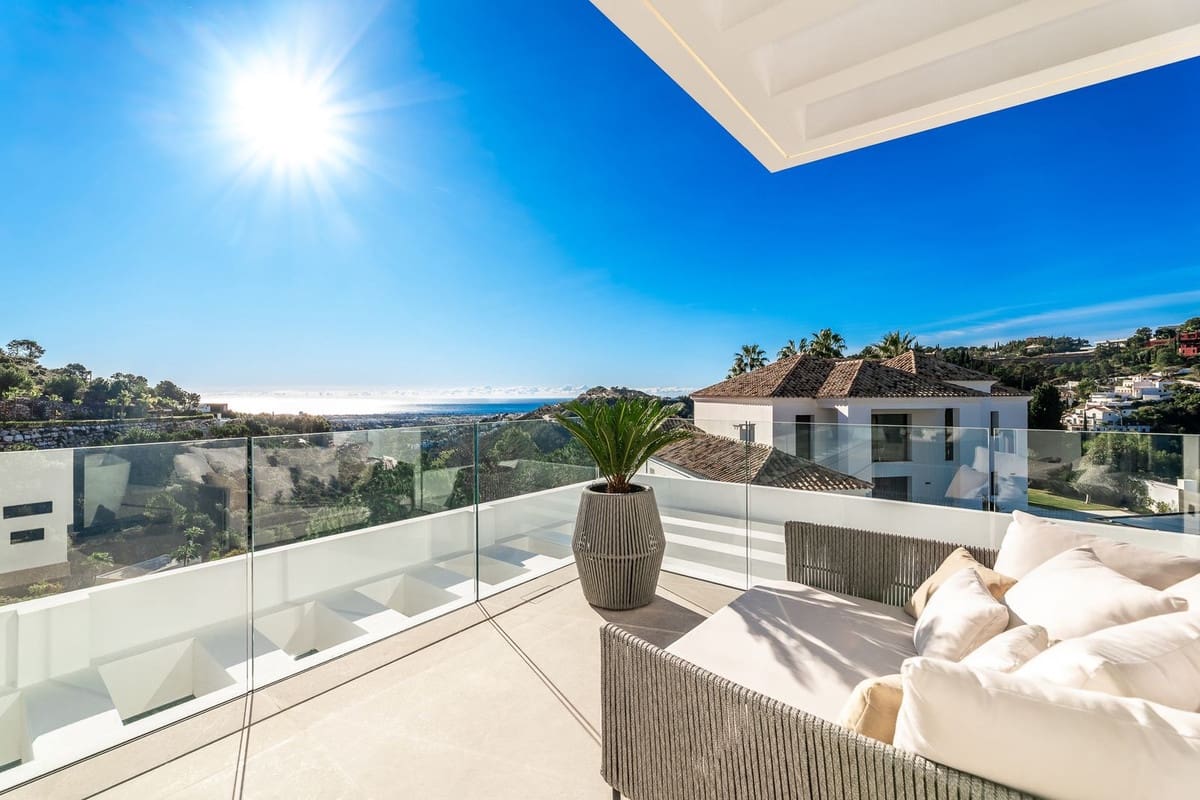 6 bedroom Villa for sale in El Madronal with pool garage - € 7,000,000 (Ref: 9652347)