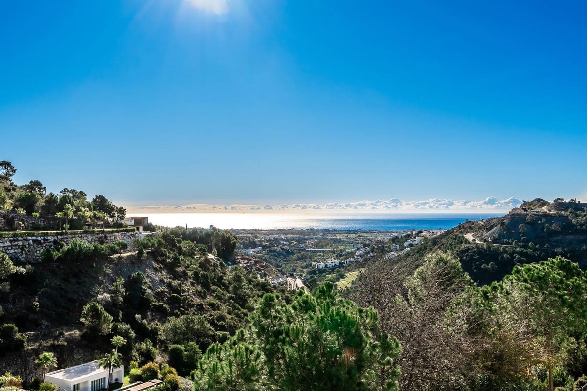 6 bedroom Villa for sale in El Madronal with pool garage - € 7,000,000 (Ref: 9652347)