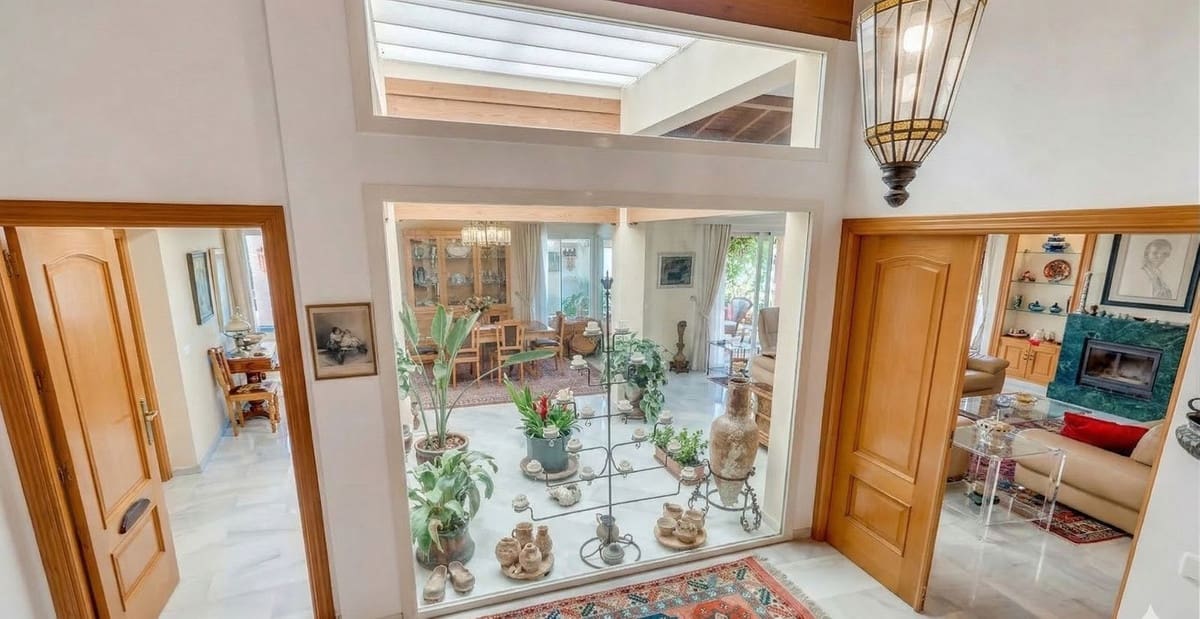 5 makuuhuone Huvila myytävänä paikassa Benahavis mukana uima-altaan 
autotalli - 2 100 000 € (Ref: 9669320)