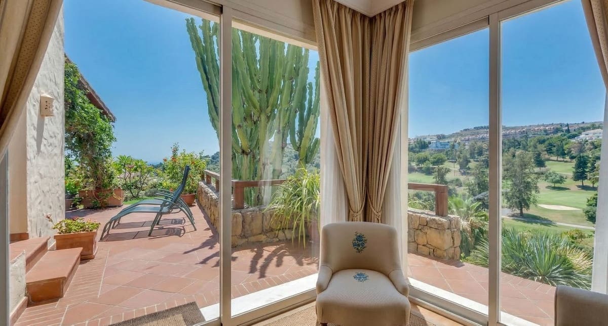 5 makuuhuone Huvila myytävänä paikassa Benahavis mukana uima-altaan 
autotalli - 2 100 000 € (Ref: 9669320)