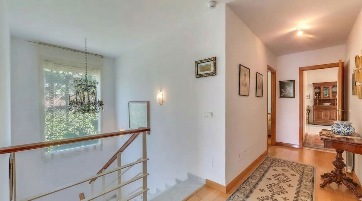 5 makuuhuone Huvila myytävänä paikassa Benahavis mukana uima-altaan 
autotalli - 2 100 000 € (Ref: 9669320)