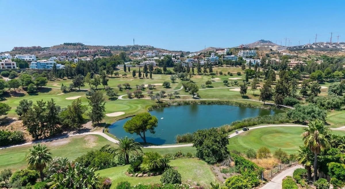 5 makuuhuone Huvila myytävänä paikassa Benahavis mukana uima-altaan 
autotalli - 2 100 000 € (Ref: 9669320)