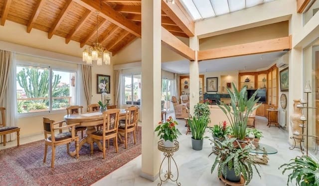 5 quarto Moradia para venda em El Paraíso, Benahavís com piscina garagem - 2 100 000 € (Ref: 9669320)