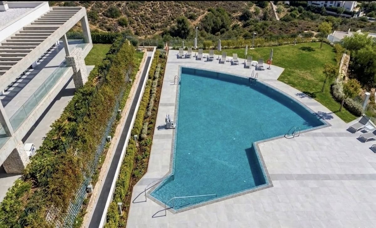 3 soverom Leilighet til salgs i Benahavis med svømmebasseng garasje - € 1 449 000 (Ref: 9727512)