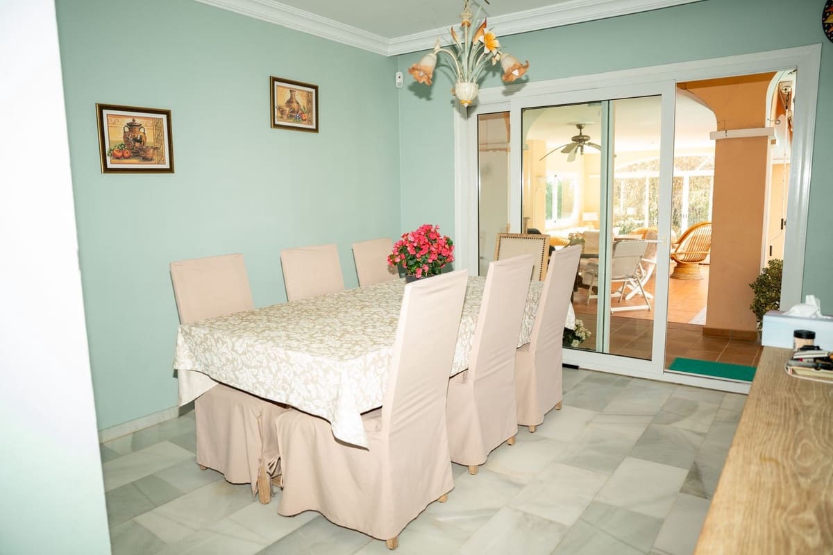 4 sovrum Villa till salu i Elviria med garage - 1 600 000 € (Ref: 9730811)