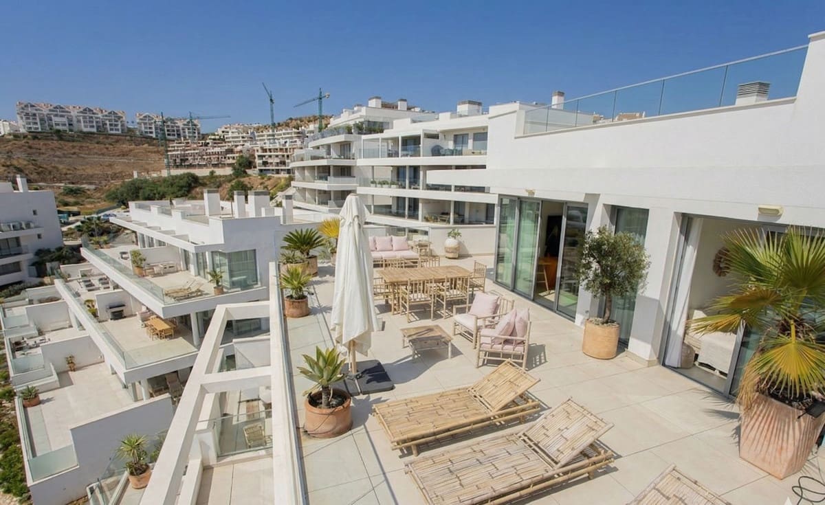 2 bedroom Penthouse for sale in Mijas with pool garage - € 795,000 (Ref: 9747369)