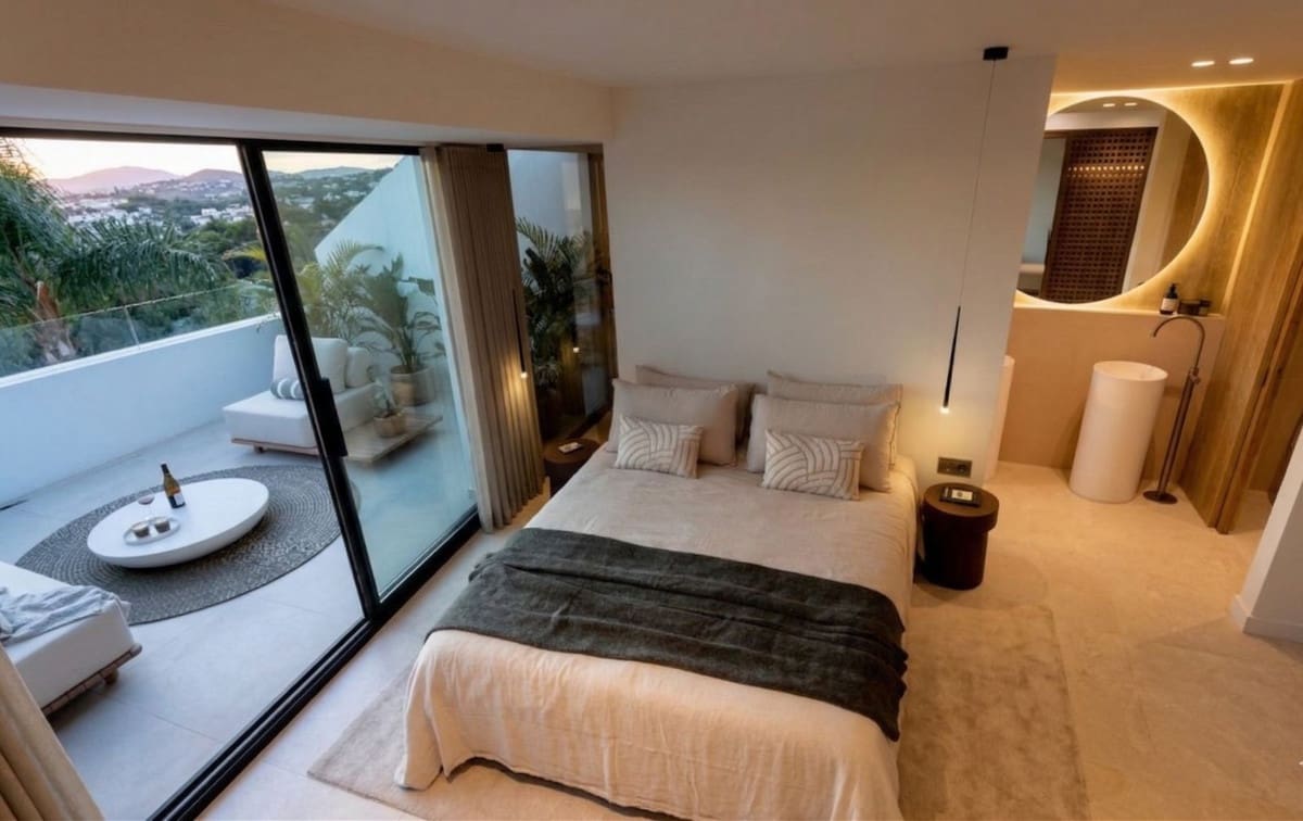 3 soveværelse Byhus til salg i Nueva Andalucia med swimmingpool garage - € 1.550.000 (Ref: 9752357)