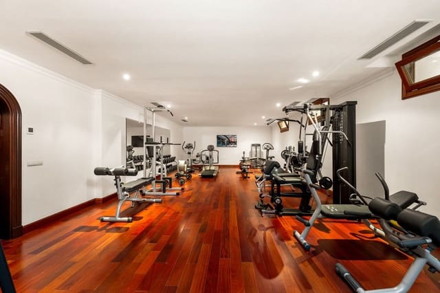 8 soveværelse Villa til salg i Guadalmina Baja, Marbella med swimmingpool garage - € 9.700.000 (Ref: 9793763)