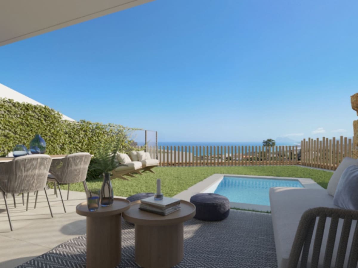 Casa de 4 habitaciones en Manilva en venta con piscina garaje - 490.000 € (Ref: 9795302)