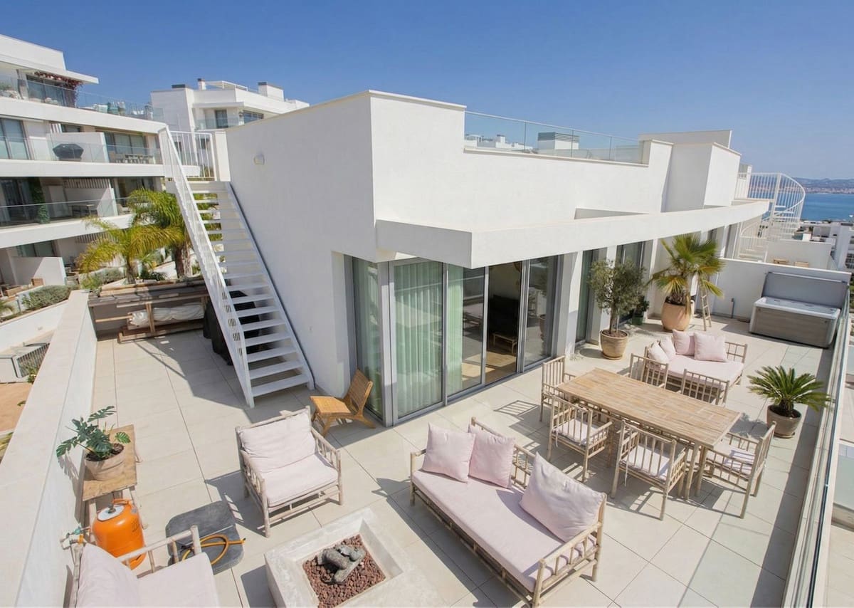 2 bedroom Penthouse for sale in Mijas with pool garage - € 795,000 (Ref: 9797714)