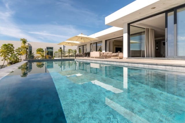 4 soveværelse Villa til salg i Cabopino, Marbella med swimmingpool garage - € 5.995.000 (Ref: 9798267)