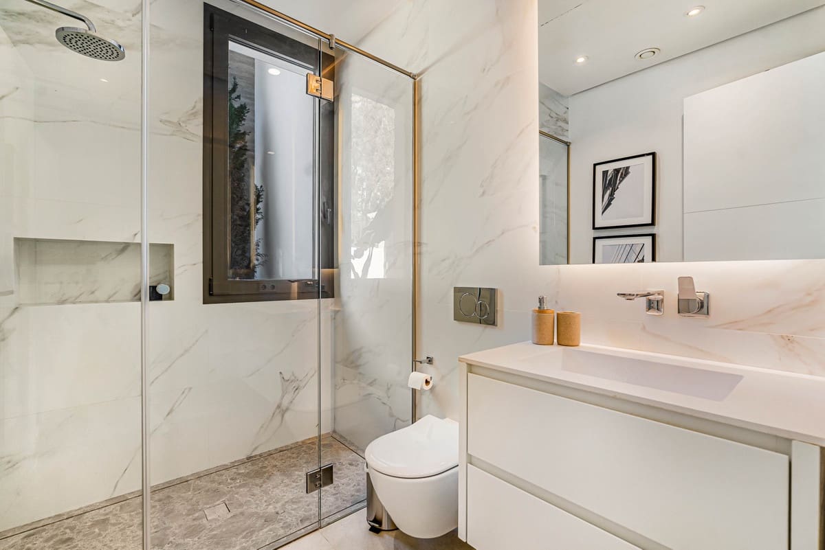 6 bedroom Villa for sale in Golden Mile with pool garage - € 5,900,000 (Ref: 9798268)