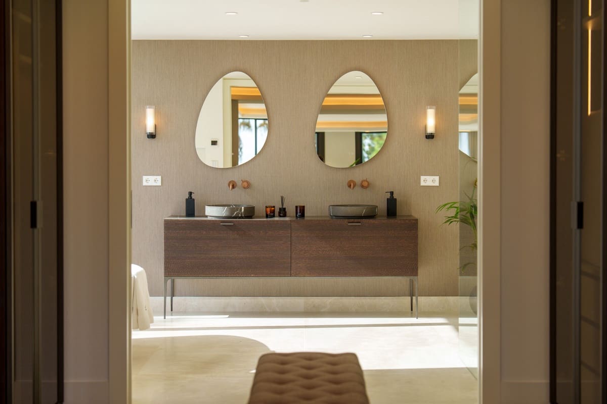 5 slaapkamer Villa te koop in Golden Mile met zwembad garage - € 7.800.000 (Ref: 9798269)