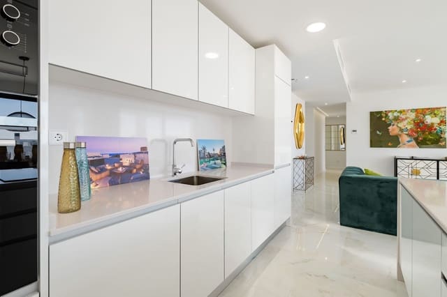 3 sovrum Lägenhet till salu i Estepona med pool garage - 755 000 € (Ref: 9816374)