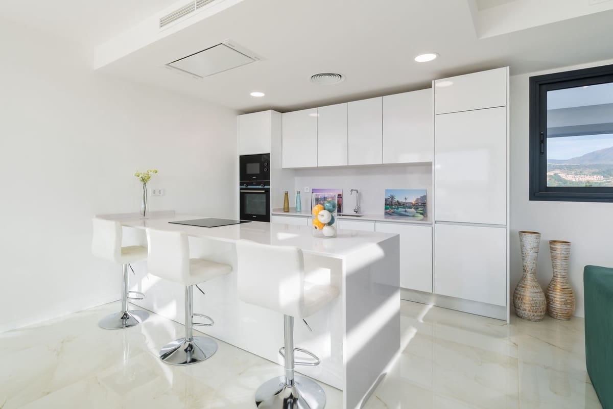 3 sovrum Lägenhet till salu i Estepona med pool garage - 755 000 € (Ref: 9816374)