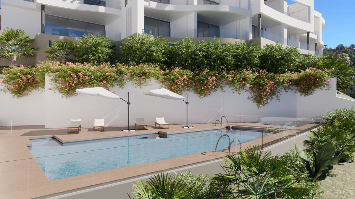 3 makuuhuone Omakotitalo myytävänä paikassa Riviera del Sol mukana uima-altaan 
autotalli - 900 000 € (Ref: 9816377)