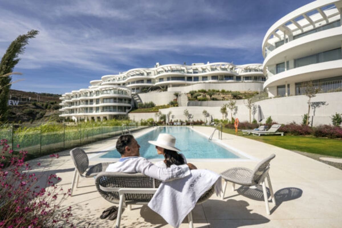 3 quarto Penthouse para venda em Benahavis com piscina garagem - 1 295 000 € (Ref: 9816379)