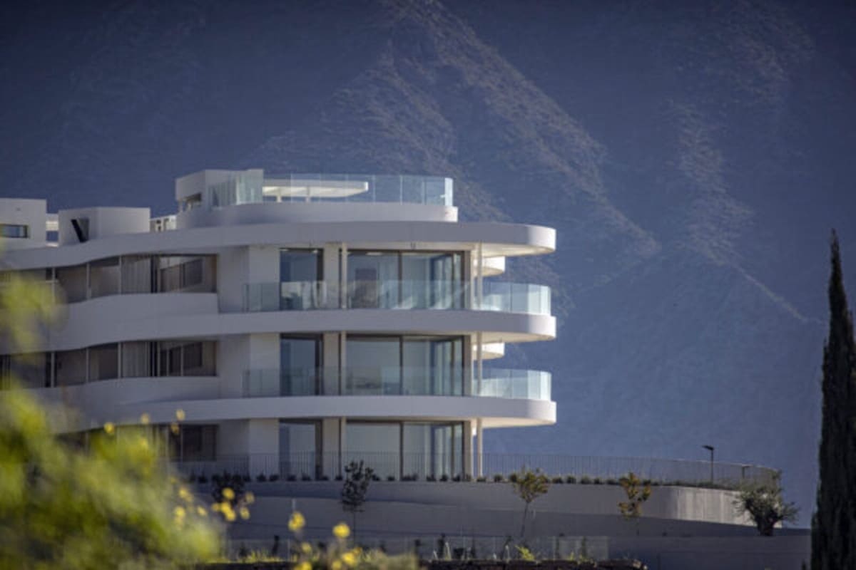 3 quarto Penthouse para venda em Benahavis com piscina garagem - 1 295 000 € (Ref: 9816379)