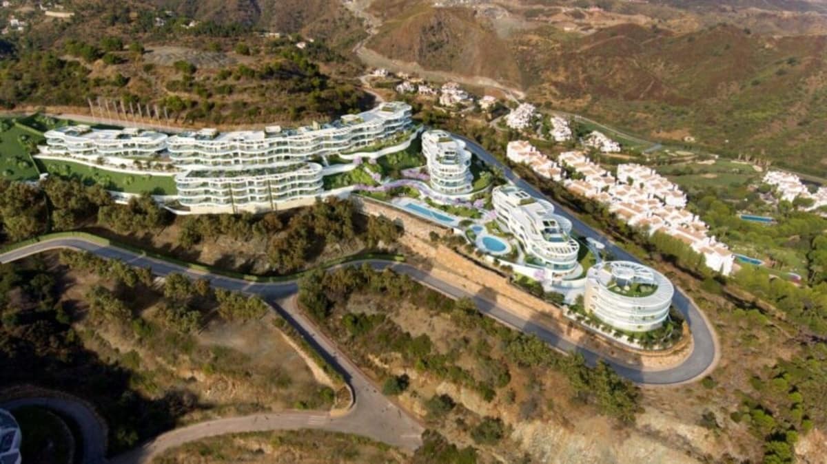 3 quarto Penthouse para venda em Benahavis com piscina garagem - 1 295 000 € (Ref: 9816379)
