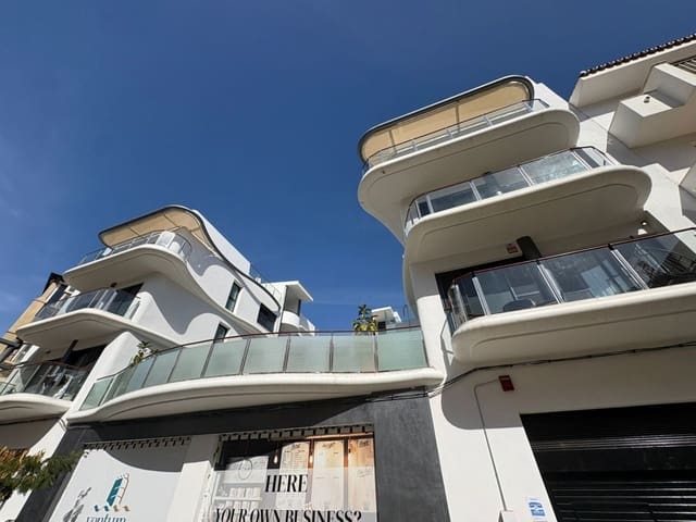 1 soverom Bedrift til salgs i Estepona med svømmebasseng garasje - € 1 400 000 (Ref: 9821397)