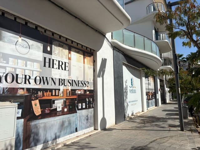 1 soverom Bedrift til salgs i Estepona med svømmebasseng garasje - € 1 400 000 (Ref: 9821397)