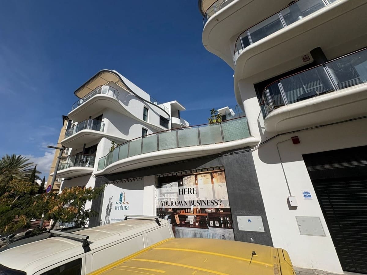 1 soverom Bedrift til salgs i Estepona med svømmebasseng garasje - € 1 400 000 (Ref: 9821397)