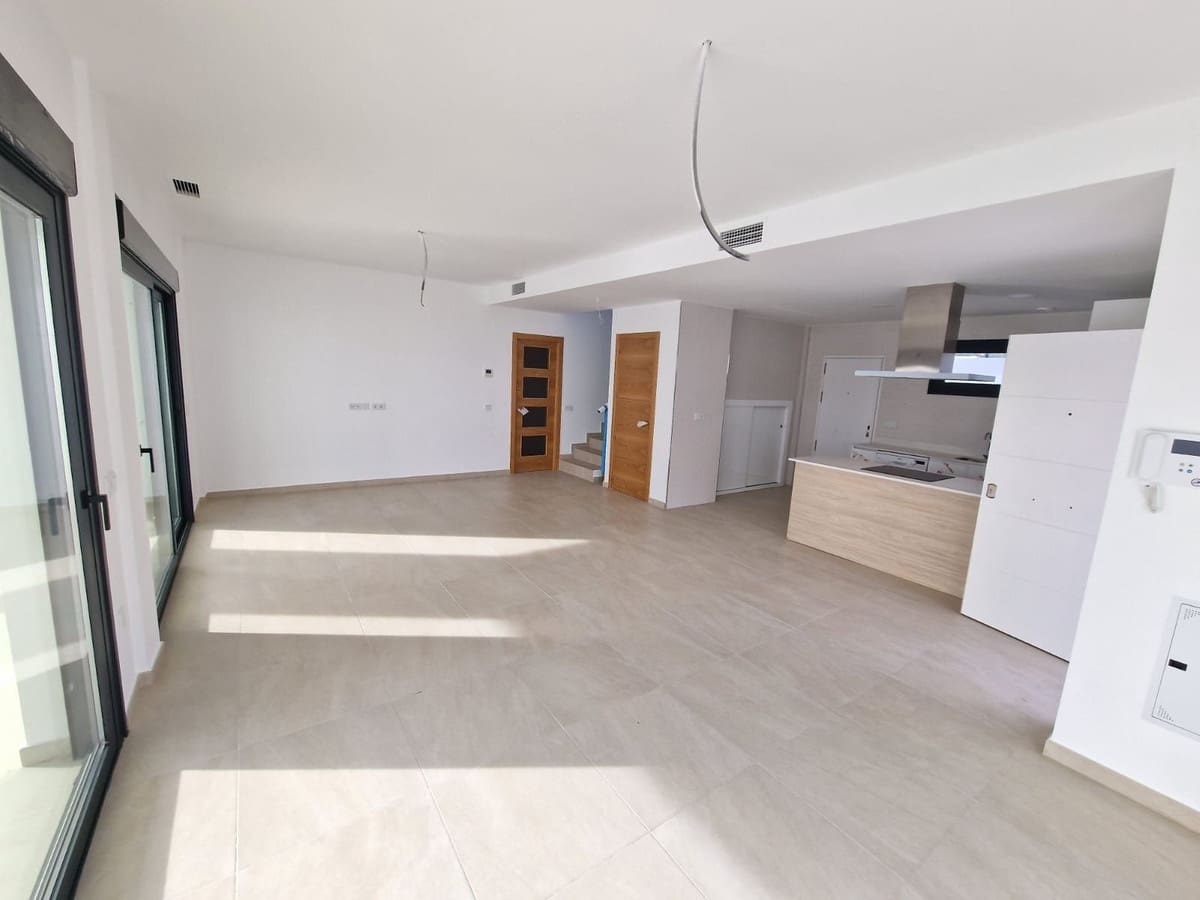 4 bedroom Villa for sale in Manilva with pool garage - € 780,000 (Ref: 9821409)
