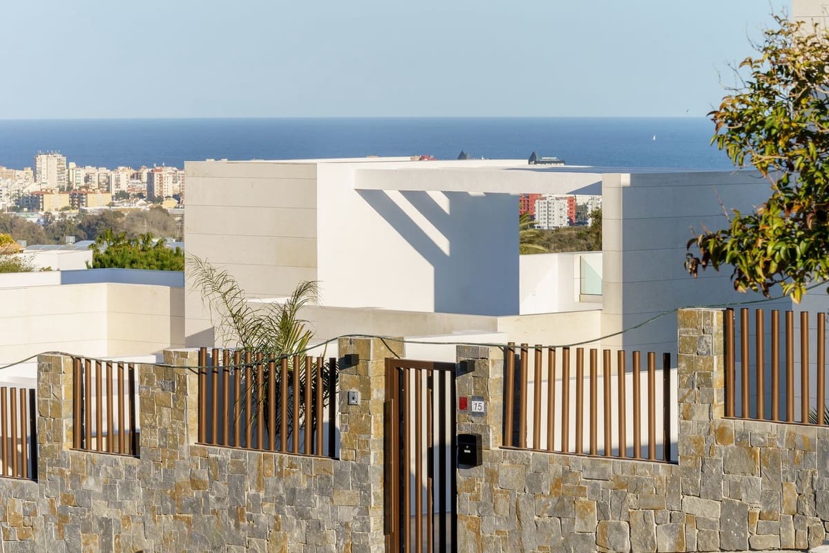 3 bedroom Villa for sale in Mijas Costa with pool garage - € 850,000 (Ref: 9821442)
