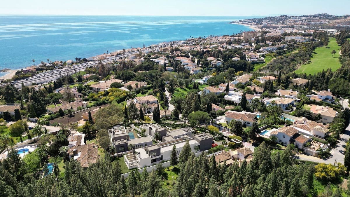 6 sovrum Villa till salu i Mijas Costa med pool garage - 2 548 000 € (Ref: 9821469)