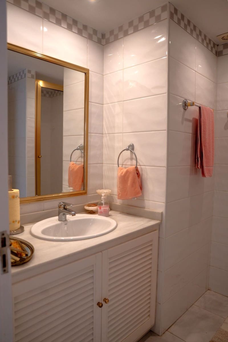 4 bedroom Apartment for sale in Puerto Banus with pool garage - € 2,500,000 (Ref: 9827663)
