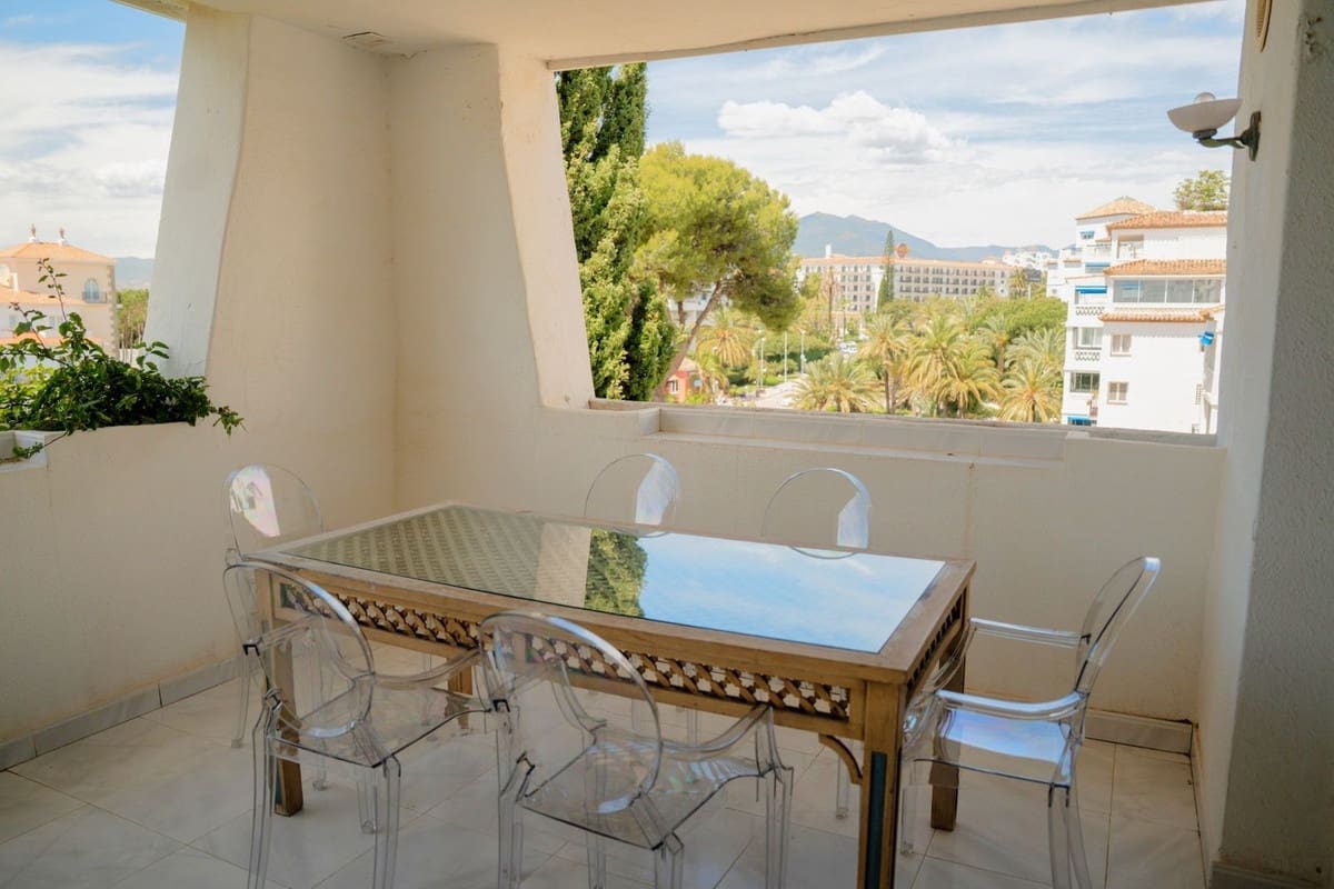 4 bedroom Apartment for sale in Puerto Banus with pool garage - € 2,500,000 (Ref: 9827663)