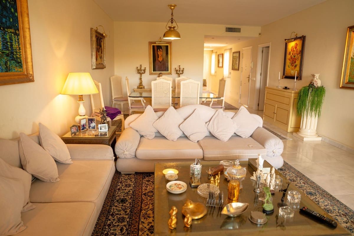 4 bedroom Apartment for sale in Puerto Banus with pool garage - € 2,500,000 (Ref: 9827663)