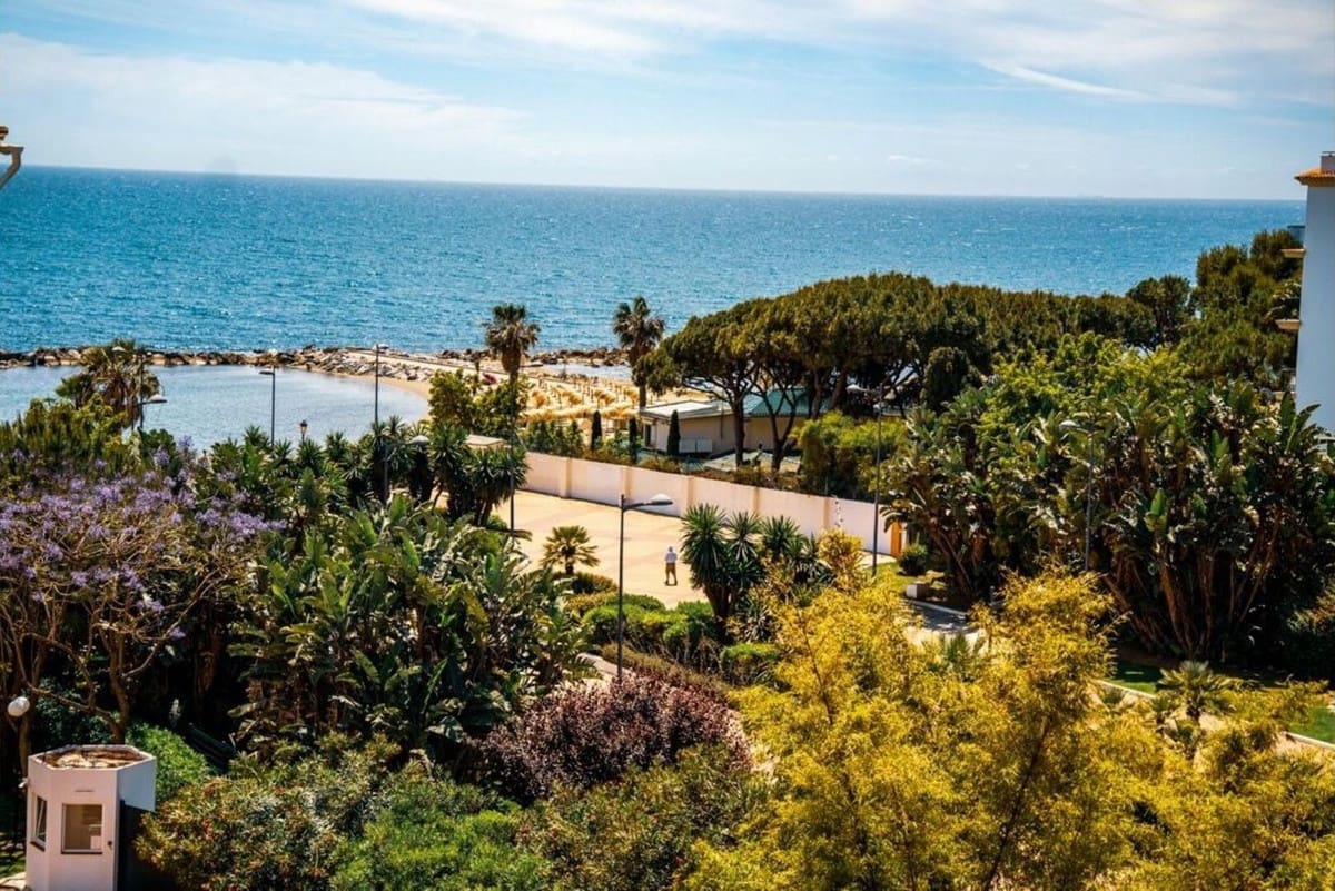 4 bedroom Apartment for sale in Puerto Banus with pool garage - € 2,500,000 (Ref: 9827663)