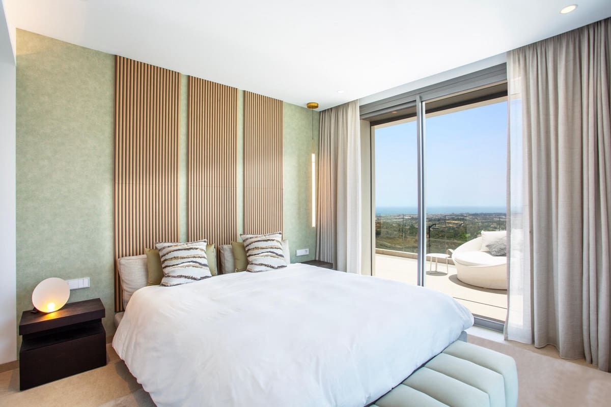 3 quarto Penthouse para venda em La Quinta com piscina garagem - 1 590 000 € (Ref: 9828018)