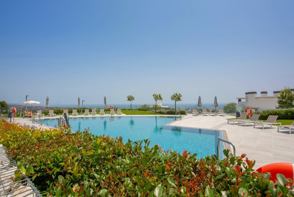 3 quarto Penthouse para venda em La Quinta com piscina garagem - 1 590 000 € (Ref: 9828018)