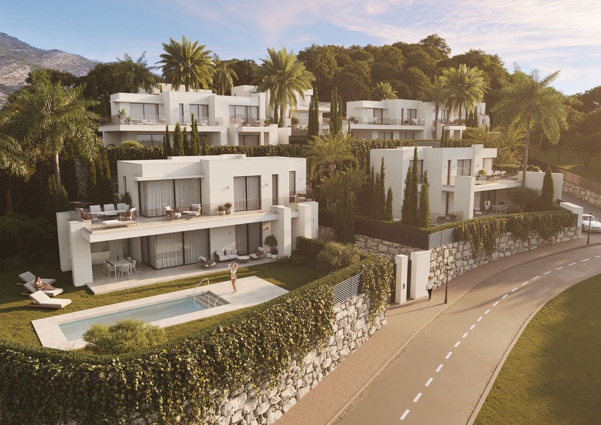 4 bedroom Villa for sale in Mijas with pool garage - € 2,250,000 (Ref: 9860979)