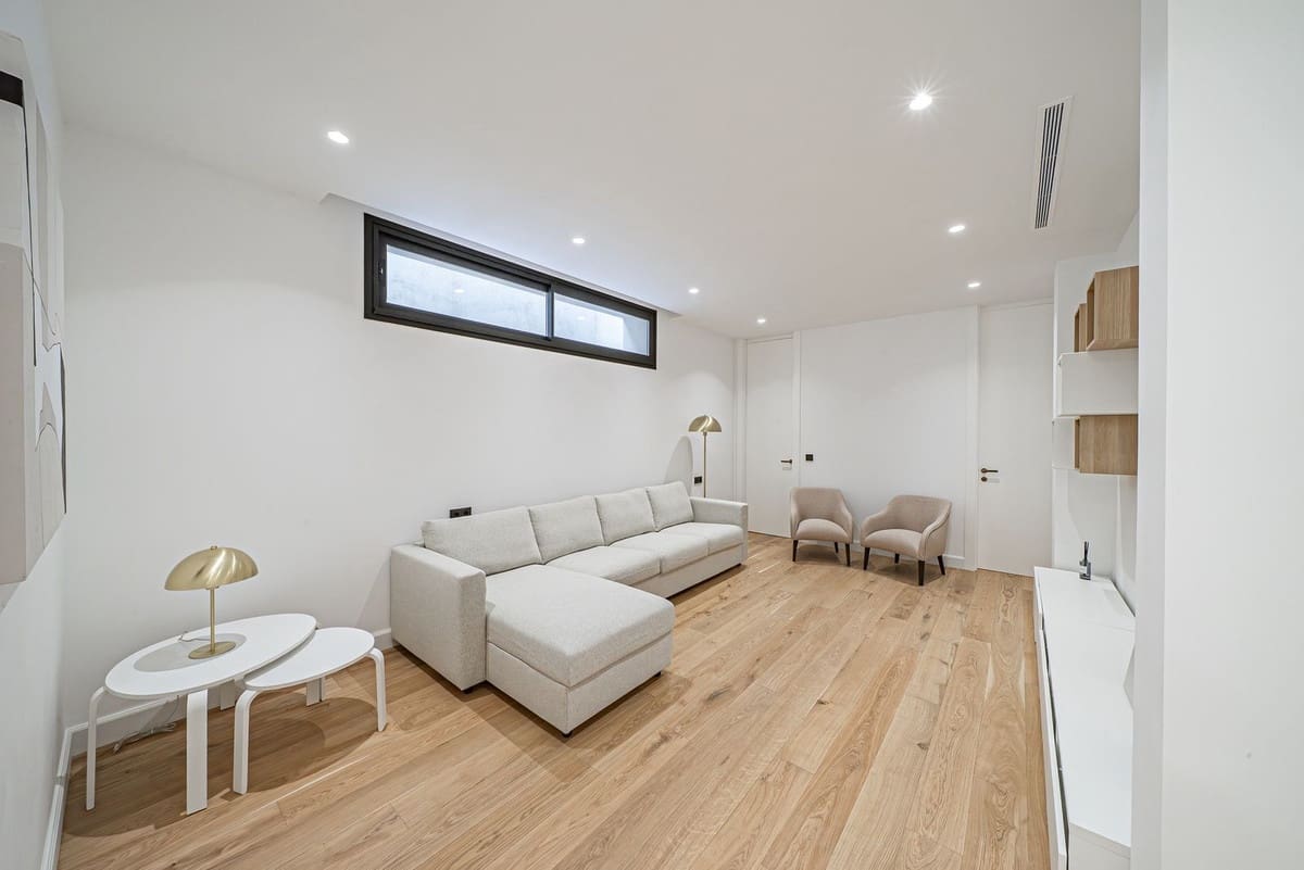 4 slaapkamer Villa te koop in Golden Mile met zwembad garage - € 6.500.000 (Ref: 9860985)