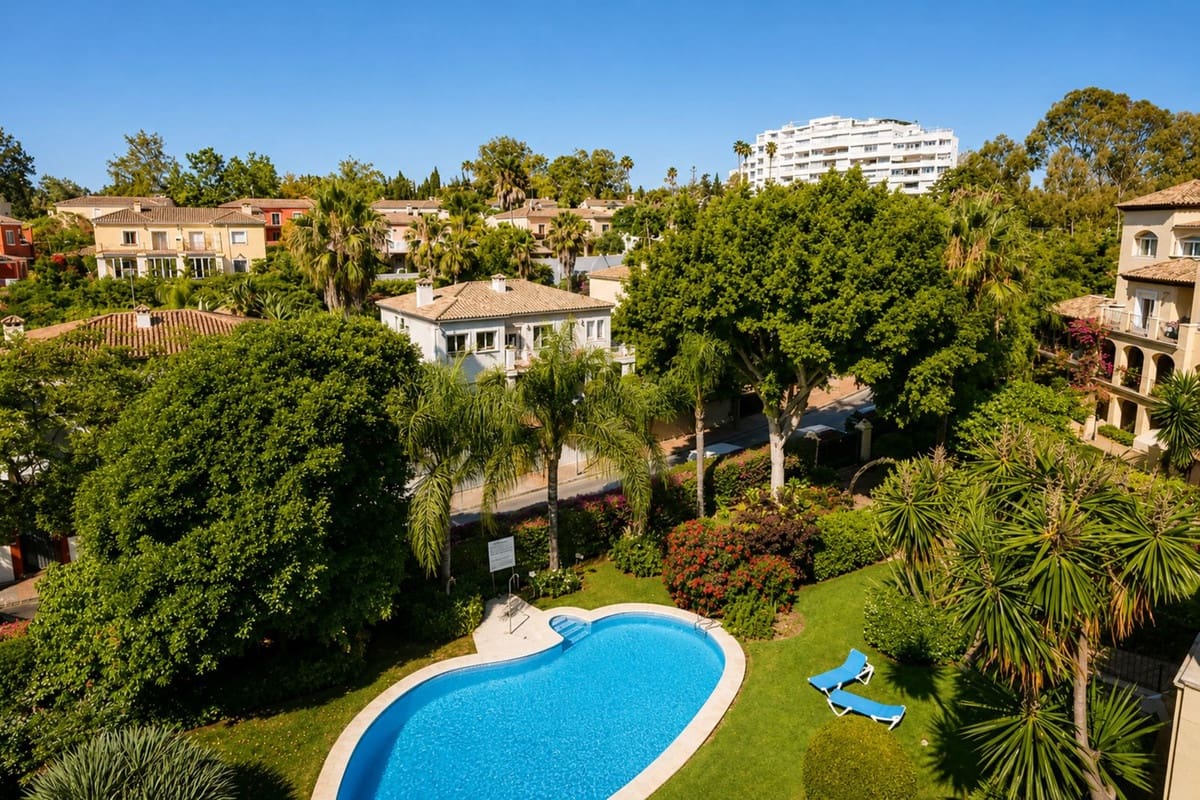 2 chambre Penthouse à vendre à Guadalmina avec piscine garage - 720 000 € (Ref: 9895368)