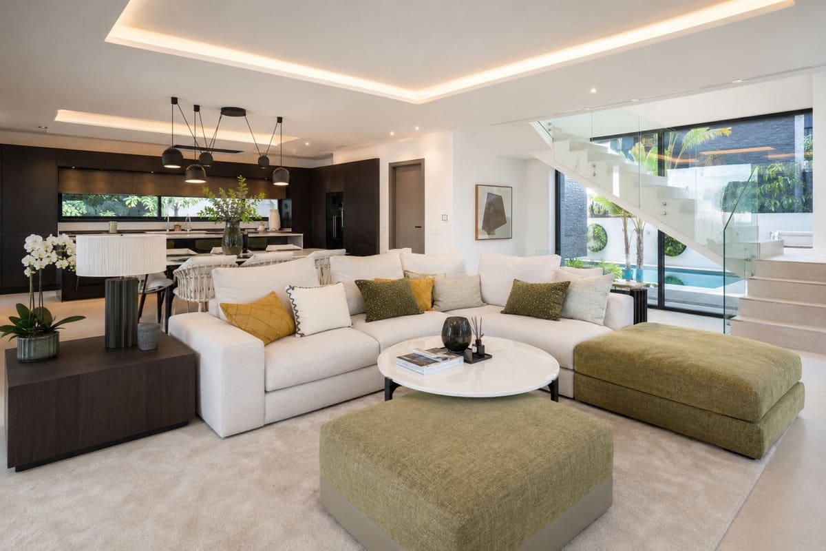 3 bedroom Villa for sale in Mijas Costa with pool garage - € 1,889,000 (Ref: 9904939)