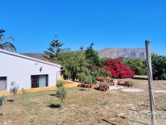 3 makuuhuone Maalaistalo myytävänä paikassa Teulada Pueblo, Teulada-Moraira mukana uima-altaan 
autotalli - 490 000 € (Ref: 10046594)