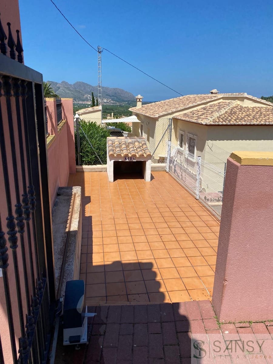 5 bedroom Villa for sale in Orba with pool garage - € 499,000 (Ref: 10046598)