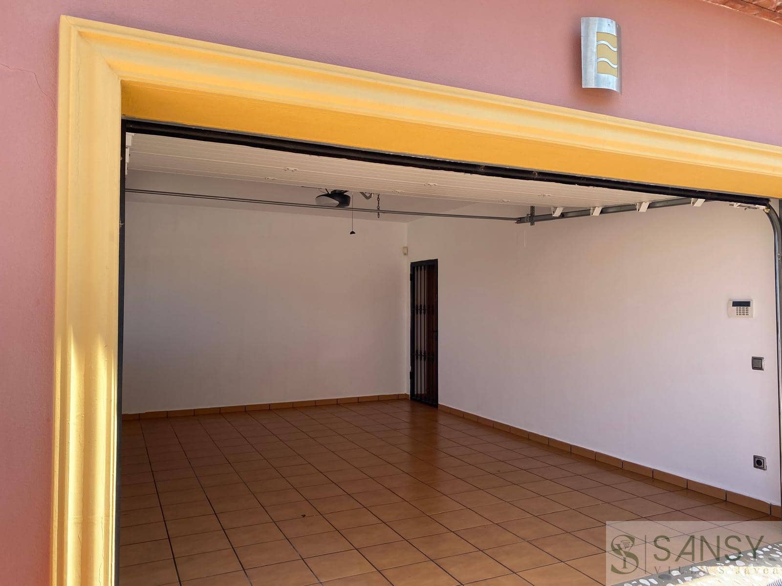 5 bedroom Villa for sale in Orba with pool garage - € 499,000 (Ref: 10046598)