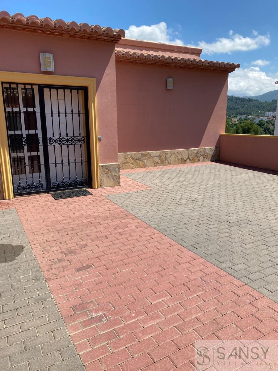 5 bedroom Villa for sale in Orba with pool garage - € 499,000 (Ref: 10046598)