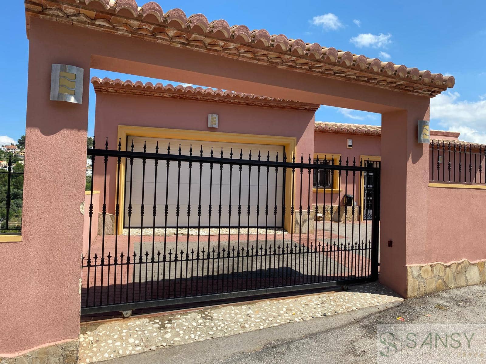 5 bedroom Villa for sale in Orba with pool garage - € 499,000 (Ref: 10046598)