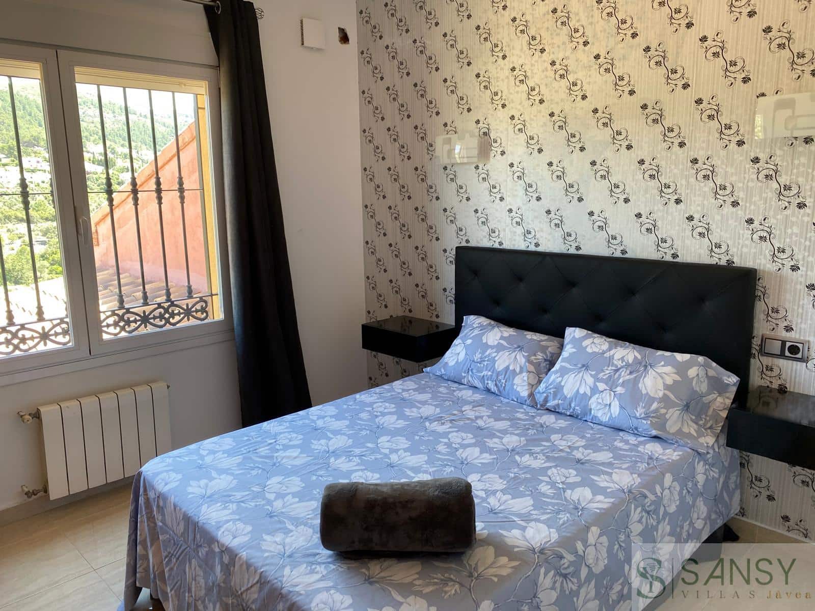 5 bedroom Villa for sale in Orba with pool garage - € 499,000 (Ref: 10046598)