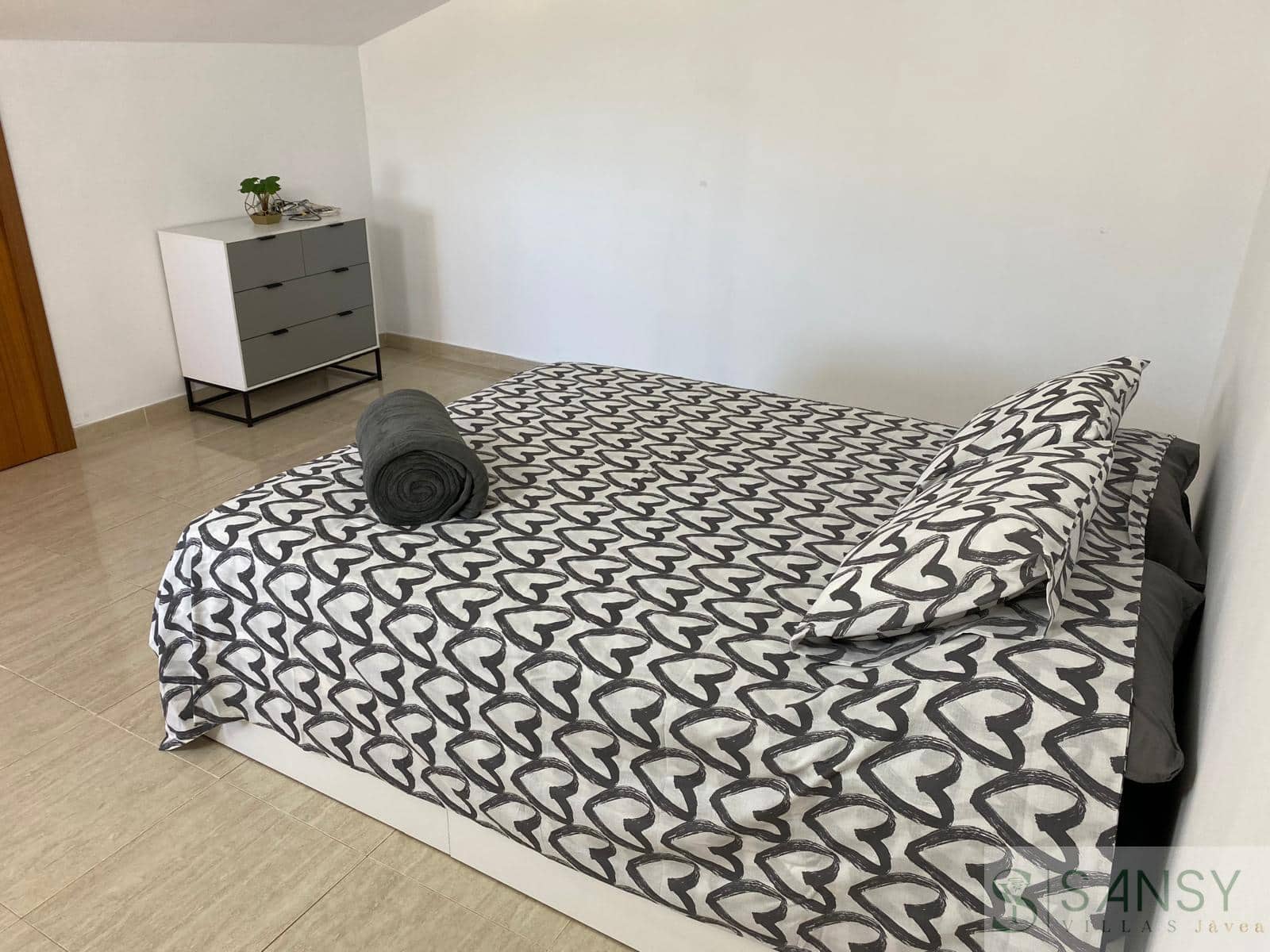 5 bedroom Villa for sale in Orba with pool garage - € 499,000 (Ref: 10046598)