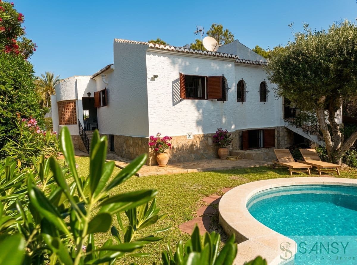 6 sovrum Villa till salu i Javea / Xabia med pool garage - 790 000 € (Ref: 10048557)